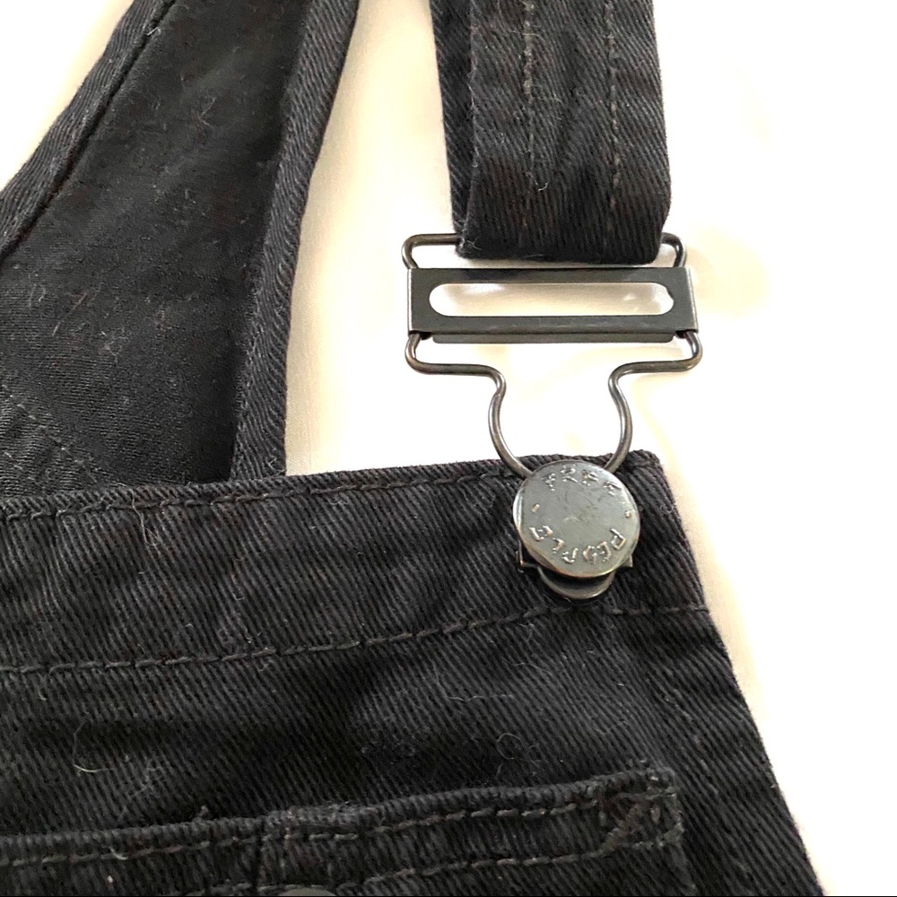 SOLD! 💚 Free People Black Overall Shorts - Picture 4 of 6